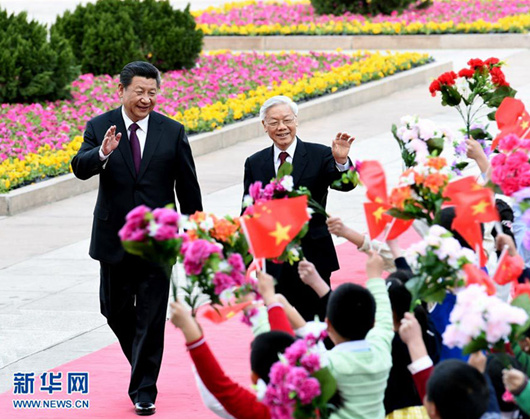 4월 7일 시진핑(習近平) 국가주석이 베이징 인민대회당에서 응웬 푸 쫑 베트남공산당 서기장과 회담을 가졌다. 회담 전 시진핑 주석은 인민대회당 동문 외부 광장에서 응웬 푸 쫑 서기장을 위한 환영식을 개최했다.