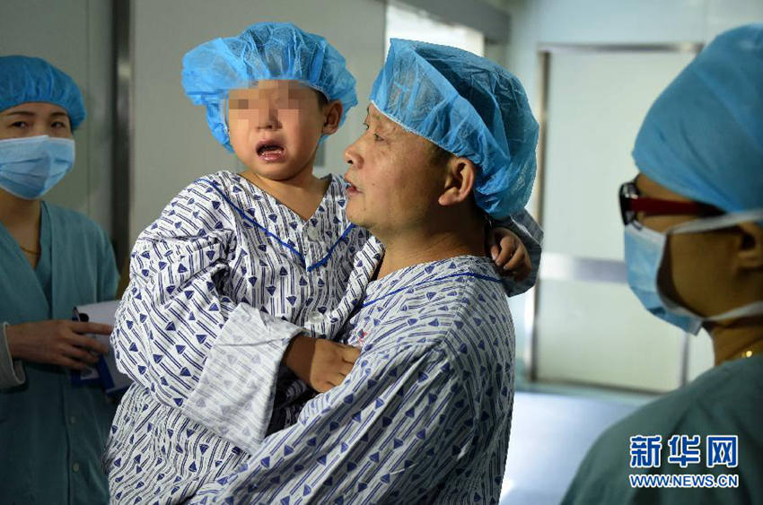 中 최초 소아 2차 간이식, 부모가 연달아 기증