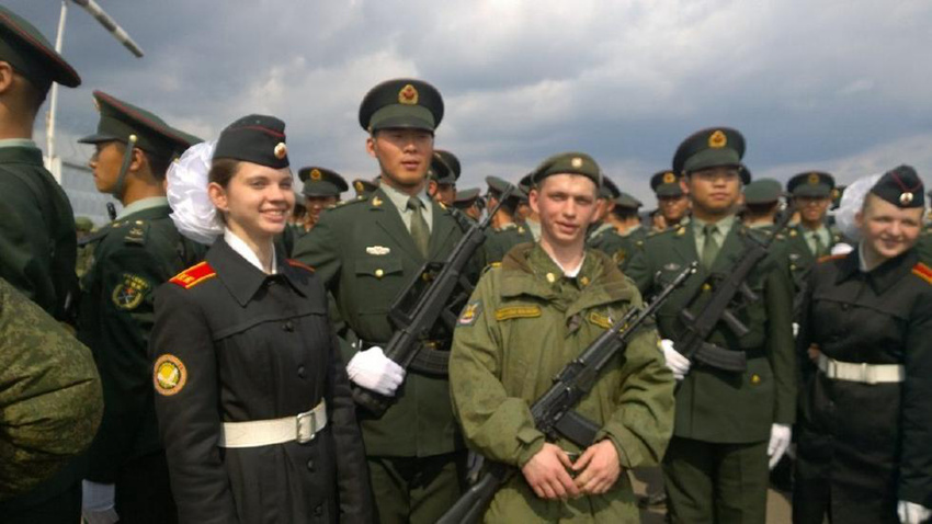 해방군 의장대 모스크바 열병식 리허설 참석 