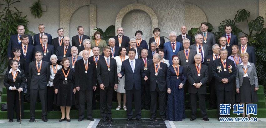 시진핑, 중국 지원 러시아 전문가 및 가족 대표 접견