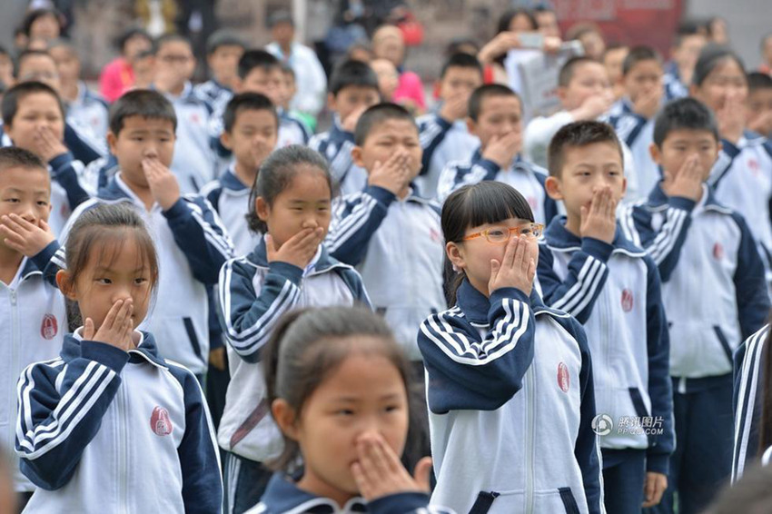 베이징, 학생들과 함께 배우는 3가지 흡연만류 제스처