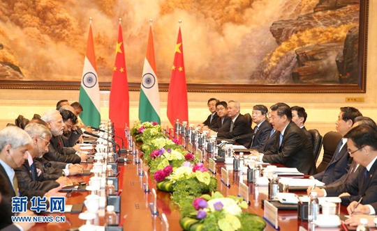 시진핑, 인도 총리와 회동 ‘양국관계 4가지 건의’