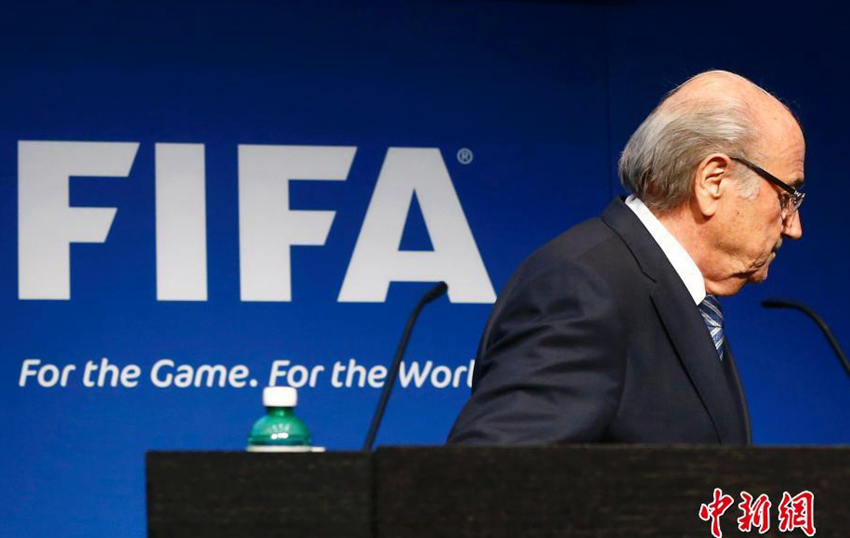  FIFA 회장 사임… “이른 시일에 임시 총회를 열겠다” 