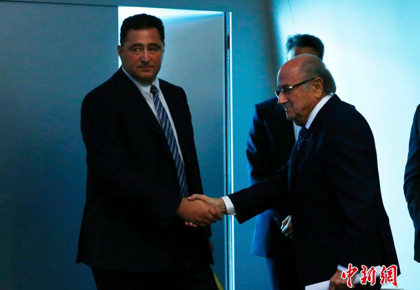 FIFA 회장 사임… “이른 시일에 임시 총회를 열겠다” 