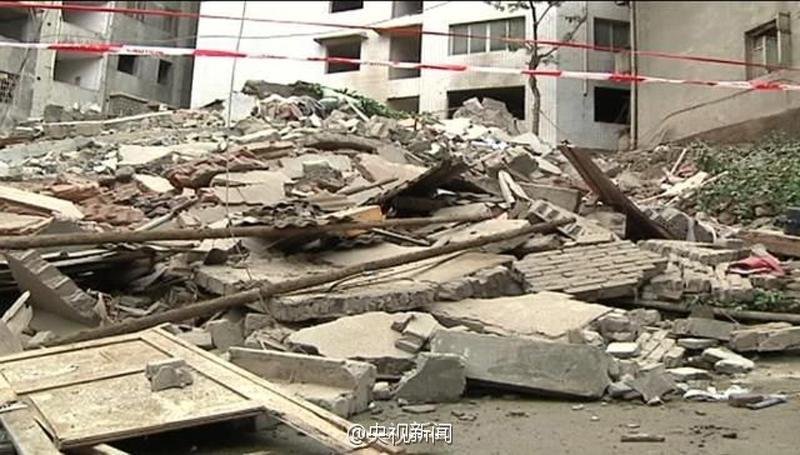 7층 건물 붕괴 전에 집집마다 두드리며 68명 구조한 부부