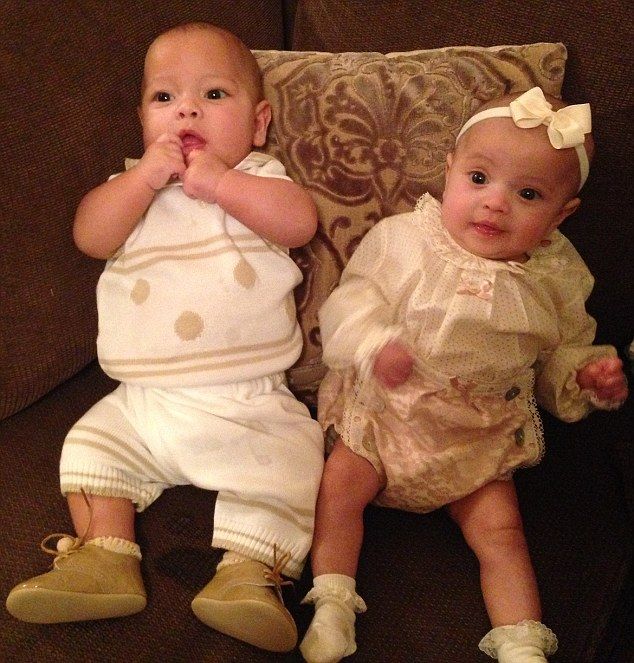 英 부자 부부, 백일 된 쌍둥이 옷에 거금 쏟아 부어