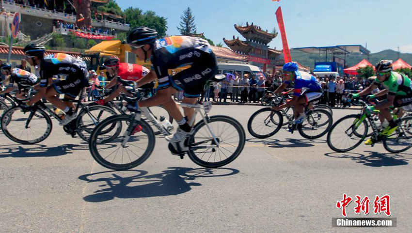‘꽃의 고향’서 Tour of Qinghai Lake 사이클 대회 개최