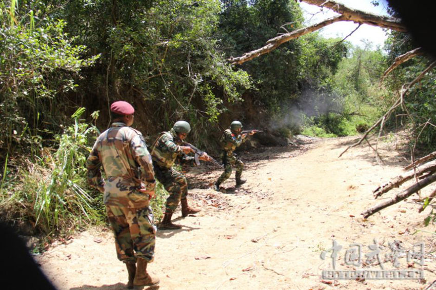 중국무장경찰 첫 해외 합동훈련 실시, MP5 착용