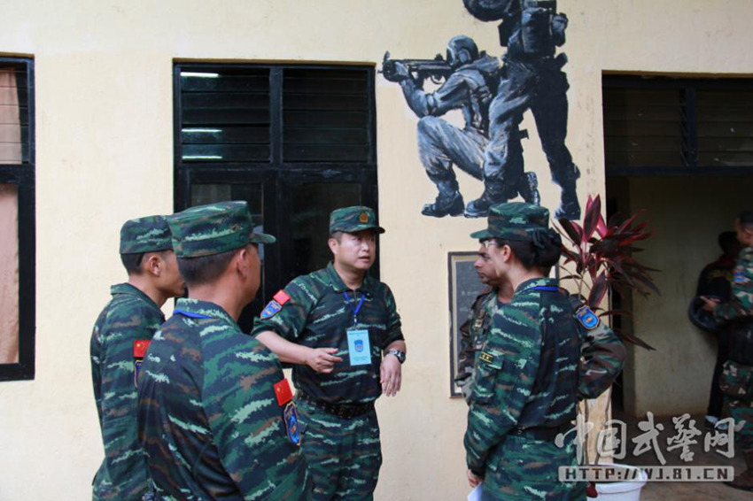 중국무장경찰 첫 해외 합동훈련 실시, MP5 착용