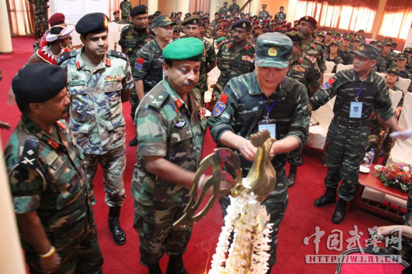 중국무장경찰 첫 해외 합동훈련 실시, MP5 착용