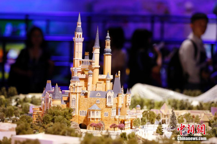 상하이 디즈니랜드 테마 아이템 최초 공개, ‘기대 이상’