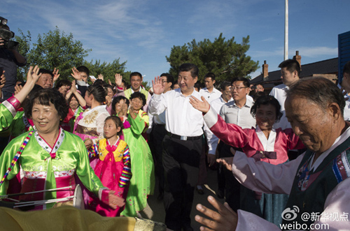 시진핑 조선족자치주 옌볜 시찰…주민들과 한담