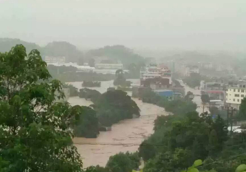 푸젠 롄청현 폭우 습격, 온 도시가 바다로 변해