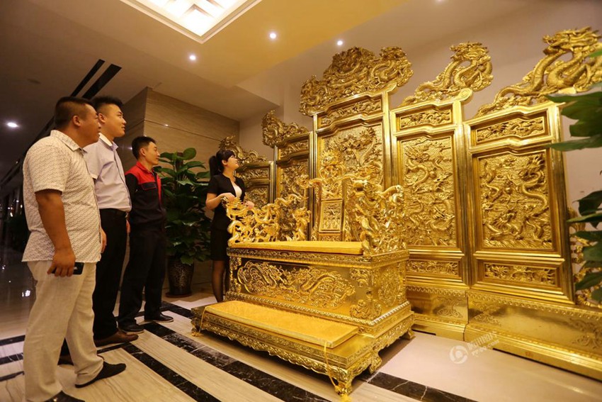 산둥 호텔, 태화전 황제 의자 버금가는 ‘황금의자’ 제작