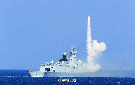 中 해군전투부대 실탄 훈련， 대함미사일 방어도 ‘척척’