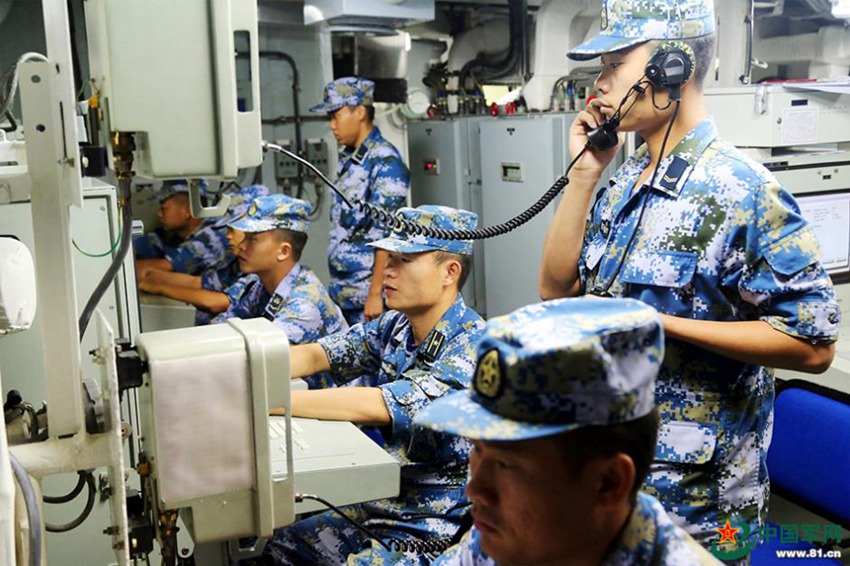 남중국해 함대 실탄 대항 훈련 실시, 긴급대처 능력 제고