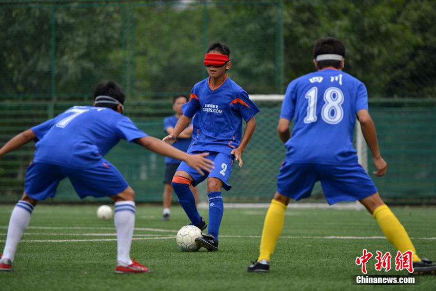 쓰촨 맹인 축구팀, 전국 장애인체전 앞두고 ‘맹훈련’