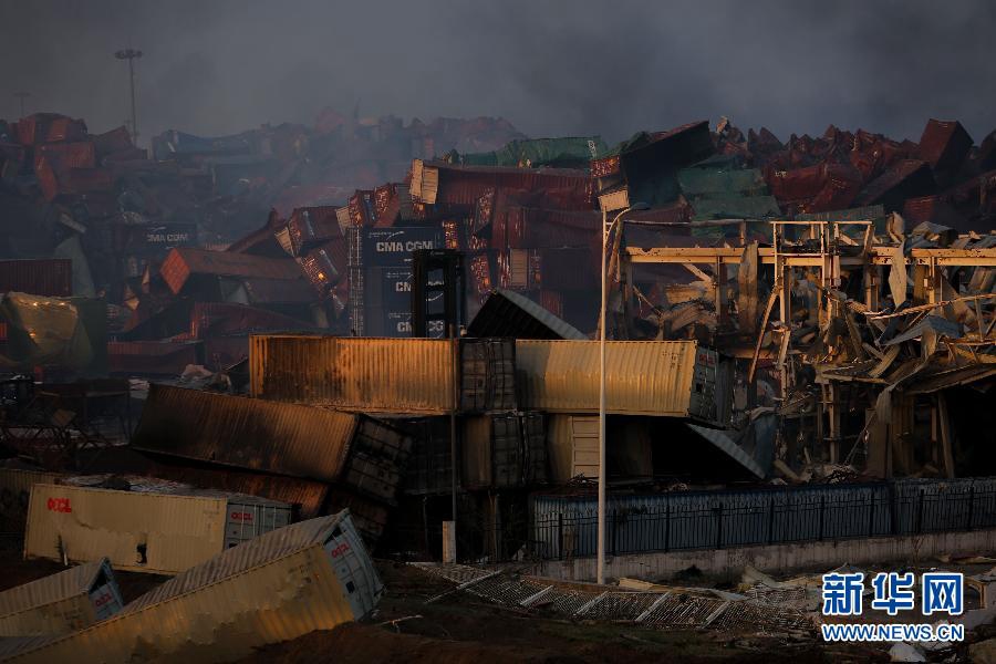 중국 톈진항 대형화재 폭발사고 사망자 104명으로 증가 