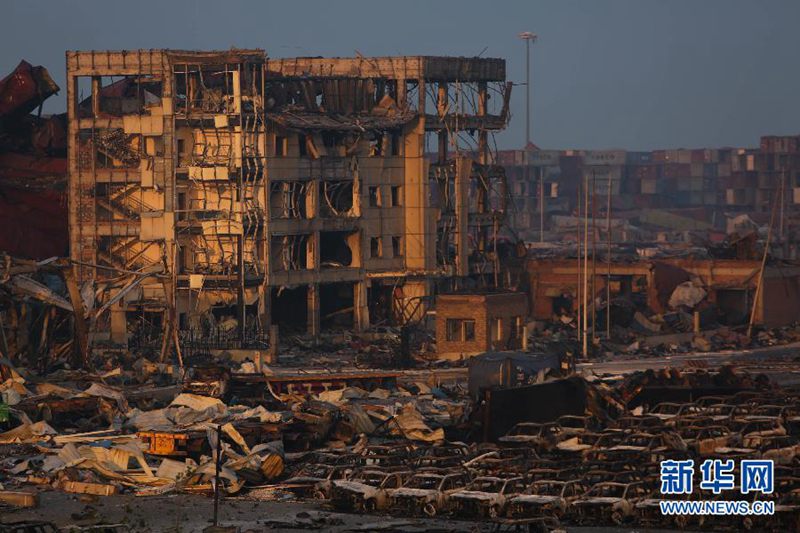 중국 톈진항 대형화재 폭발사고 사망자 104명으로 증가 
