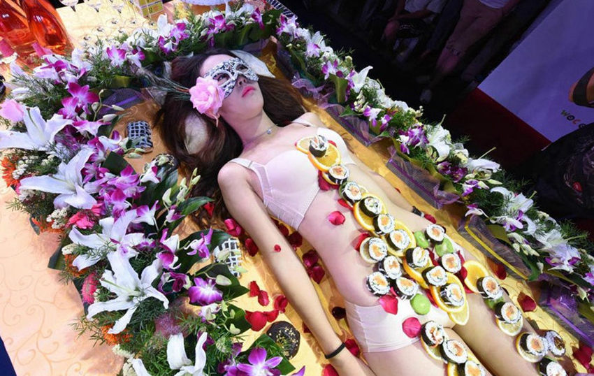 타이위안 ‘인간 스시 이벤트’…시식 파티 벌어져