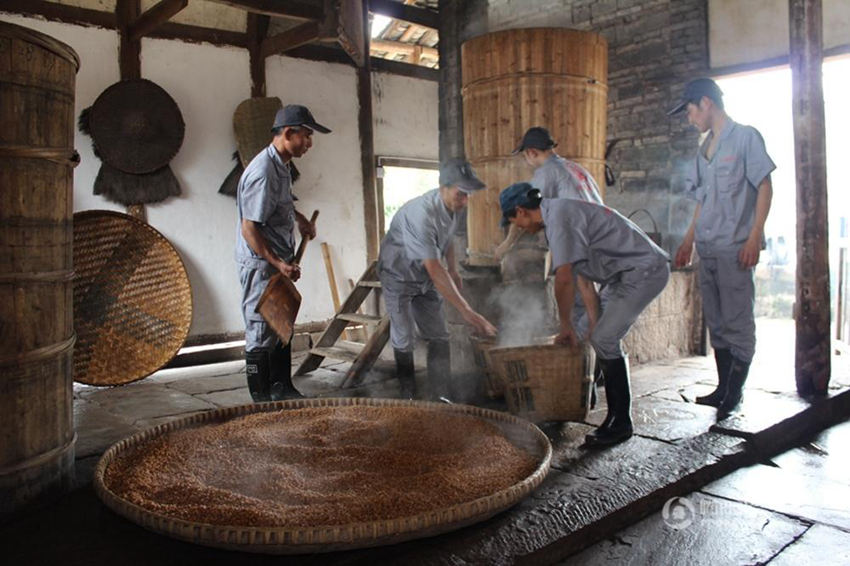 쓰촨 120년 전통 간장공장…전통식 양조 고수