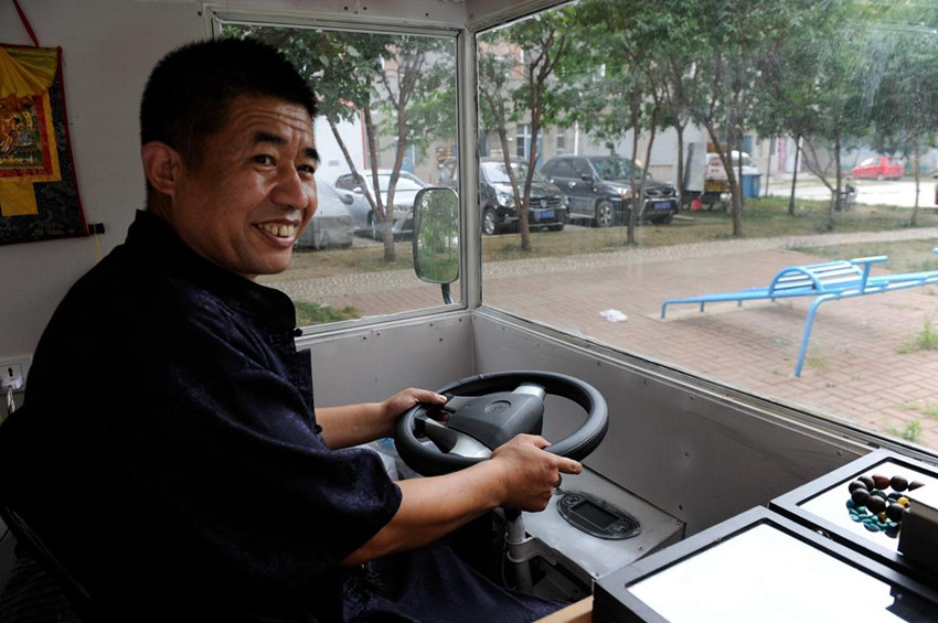 선양 남성, 2만元으로 캠핑카 제작…GPS에 CCTV까지