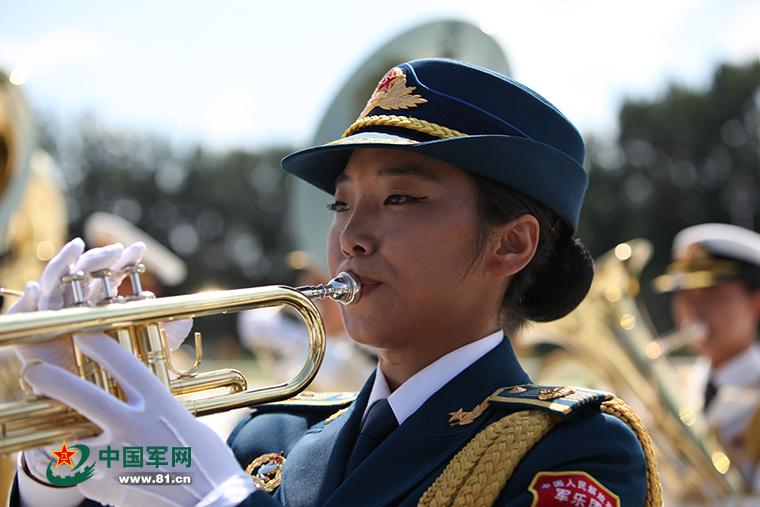 9.3 열병식 군악대 연습 실시, 미녀 女대원 눈길 끌어