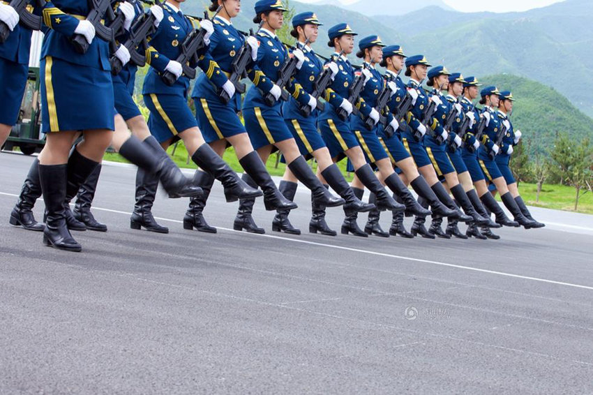 열병식 군복 패션분석, 트렌드까지 고려한 맞춤복