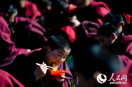 쓰촨 신비의 땅 ‘아바’, 승려들의 평범한 일상 엿보기