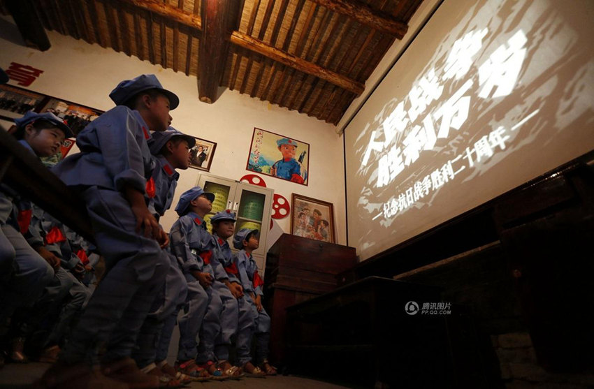 허베이 초등생들, 항전 유적지서 애국 교육 받아