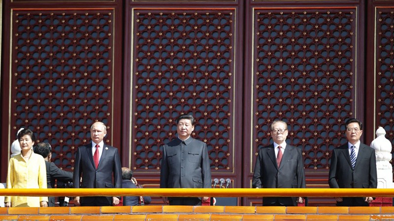 시진핑 주석 및 귀빈 일행 기념 대회 참석　　