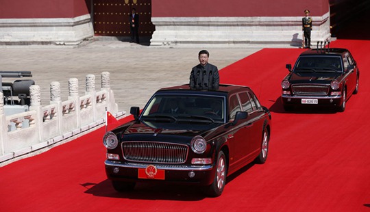 시진핑 주석 열병식 부대 사열