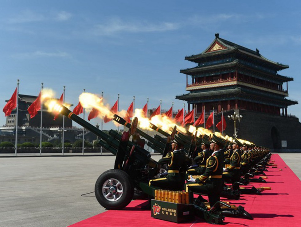 항전 승리 기념 열병식 거행…톈안먼 광장서 예포 발사