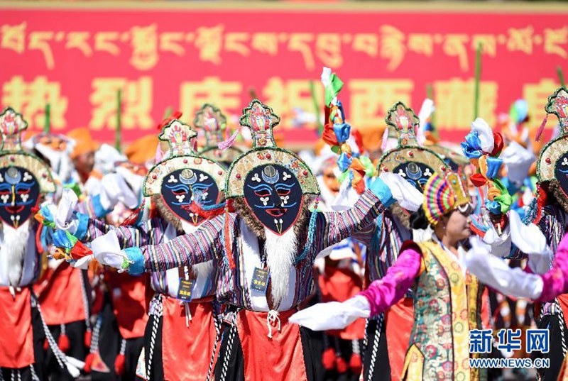 시짱자치구 성립 50주년 경축식 라싸서 거행  