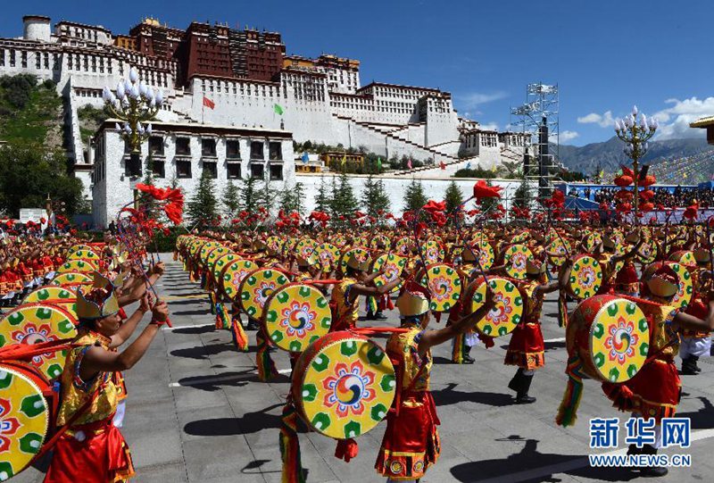 시짱자치구 성립 50주년 경축식 라싸서 거행  