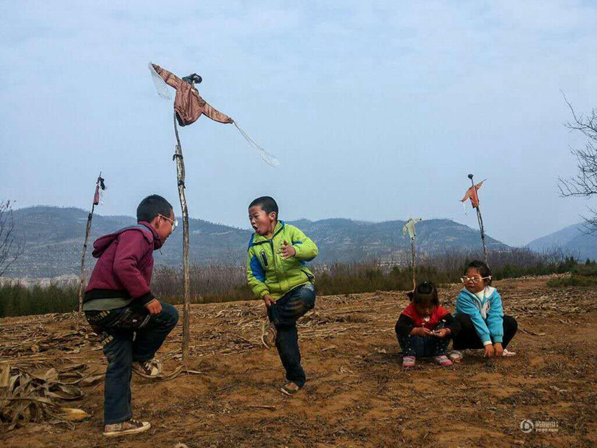 중국 농민 출신 사진작가, 황토고원서 별을 쫓다