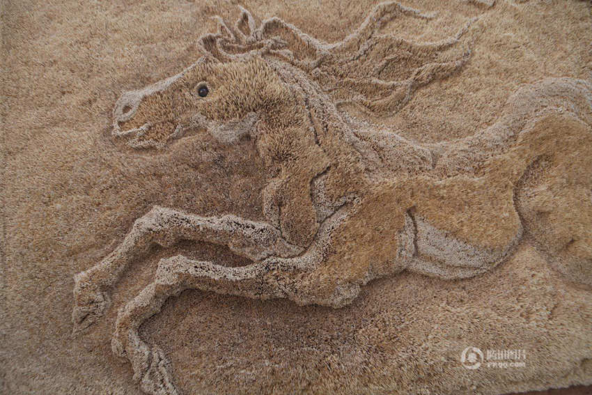 창춘 38세 남성, 이쑤시개 50만 개로 ‘3D 말’ 만들어