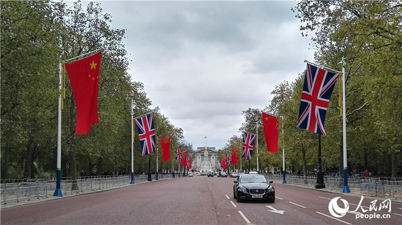 런던 길거리에 걸린 中국기, 시 주석 환영 분위기로 물씬 