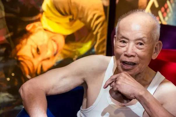 광저우 93세 ‘몸짱 할배’ 화제, 70세부터 헬스 시작