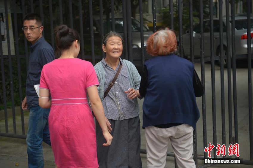 노인대학 83살 할머니, 28년 동안 졸업장이 8개나