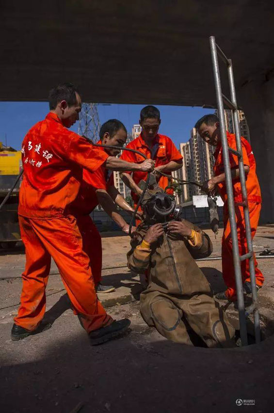 도시 아래에서 움직이는 ‘해결사’