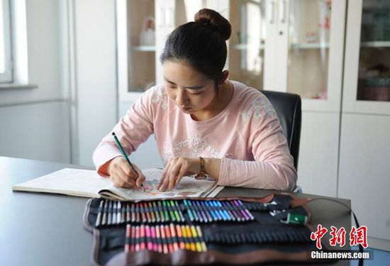 춤으로 즐거움 전하는 미녀 재활사