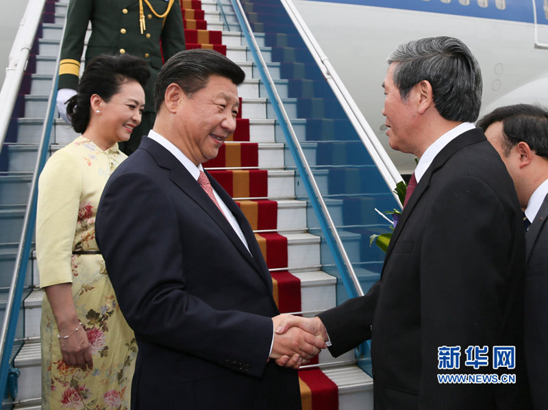 하노이 도착한 시진핑, 베트남 국빈 방문 돌입 