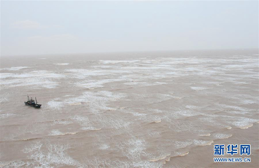 바다서 조난 당한 선원 9명 전원 구출