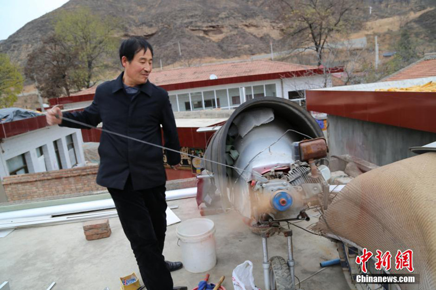 간쑤 50세 농민, 약 3만 위안으로 비행기 제작해