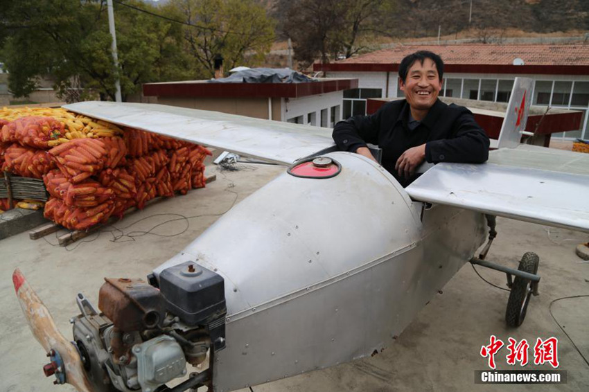 간쑤 50세 농민, 약 3만 위안으로 비행기 제작해