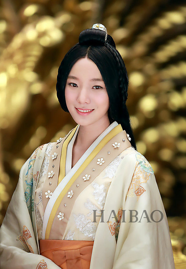 사극 ‘운중가’의 화려한 한푸, 가장 잘 어울리는 스타는?