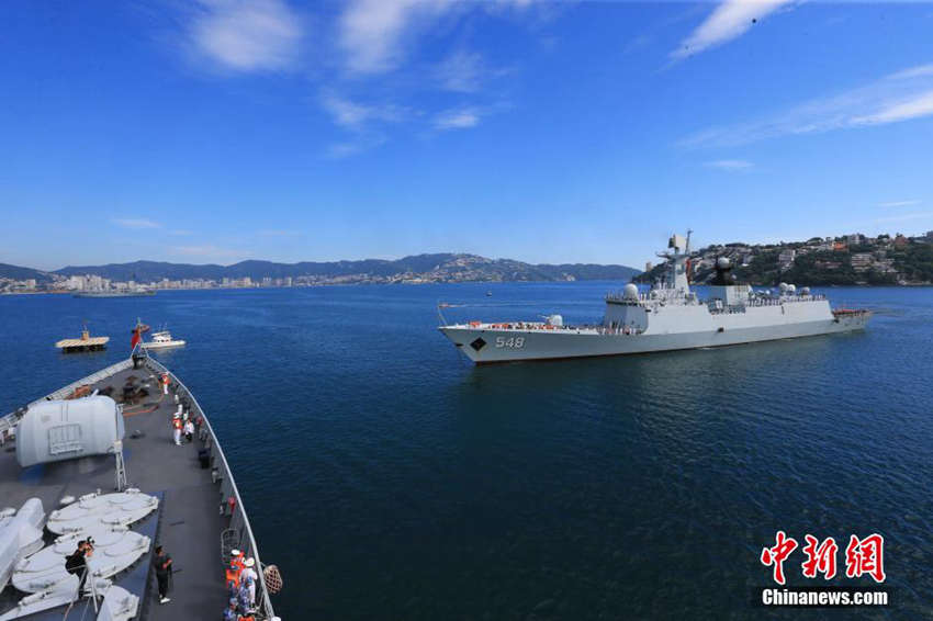 함정편대 이양함(益陽艦)이 부두에 입항했다.