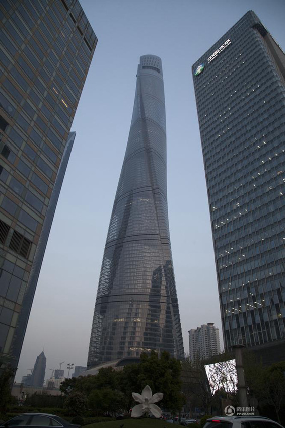 중국 최고층 빌딩 지하창고 1m²에 150만元