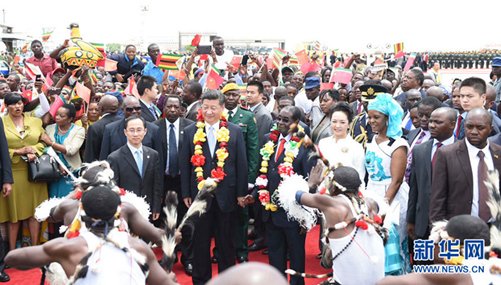 시진핑, 짐바브웨 도착해 공식 국빈방문 돌입